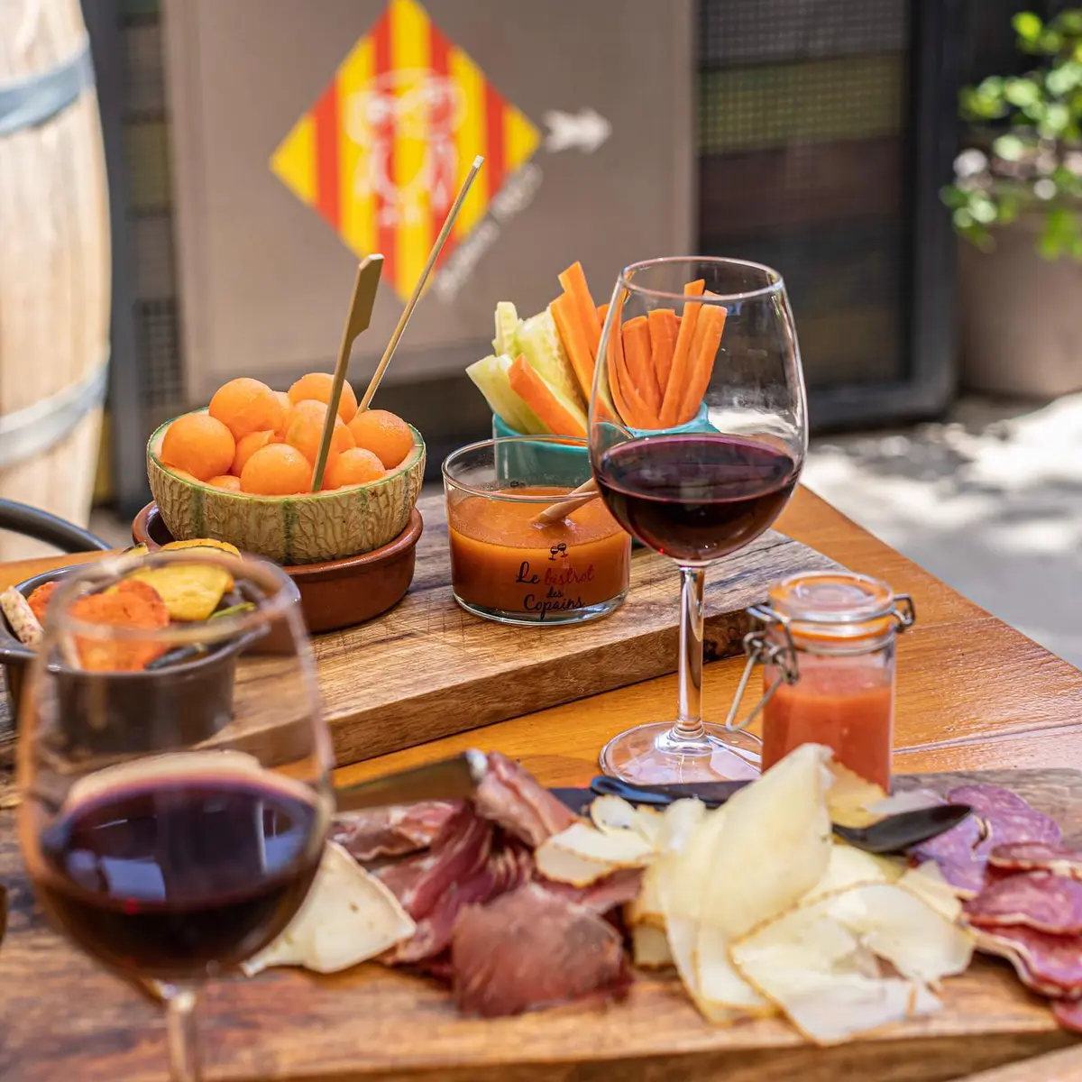 GARDEN BAR