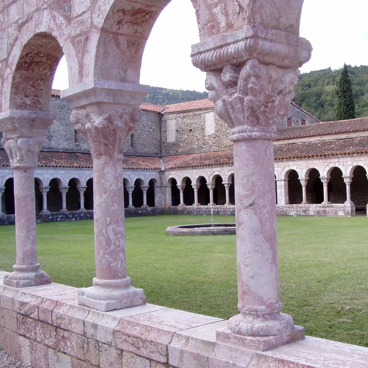 ABBAYE-SAINT-MICHEL-DE-CUXA--CONFLENTCANIGO--5-