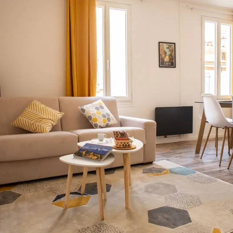 AU COEUR DE PERPIGNAN T3 3ÈME ÉTAGE - photo 1