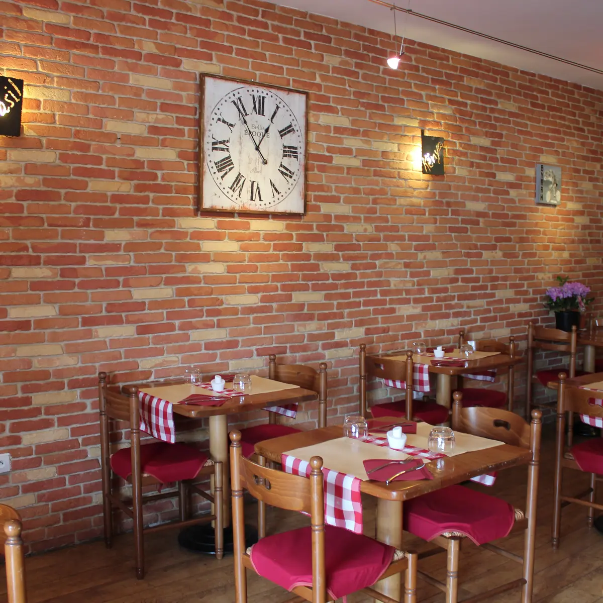 Aspres Thuir Creperie salle