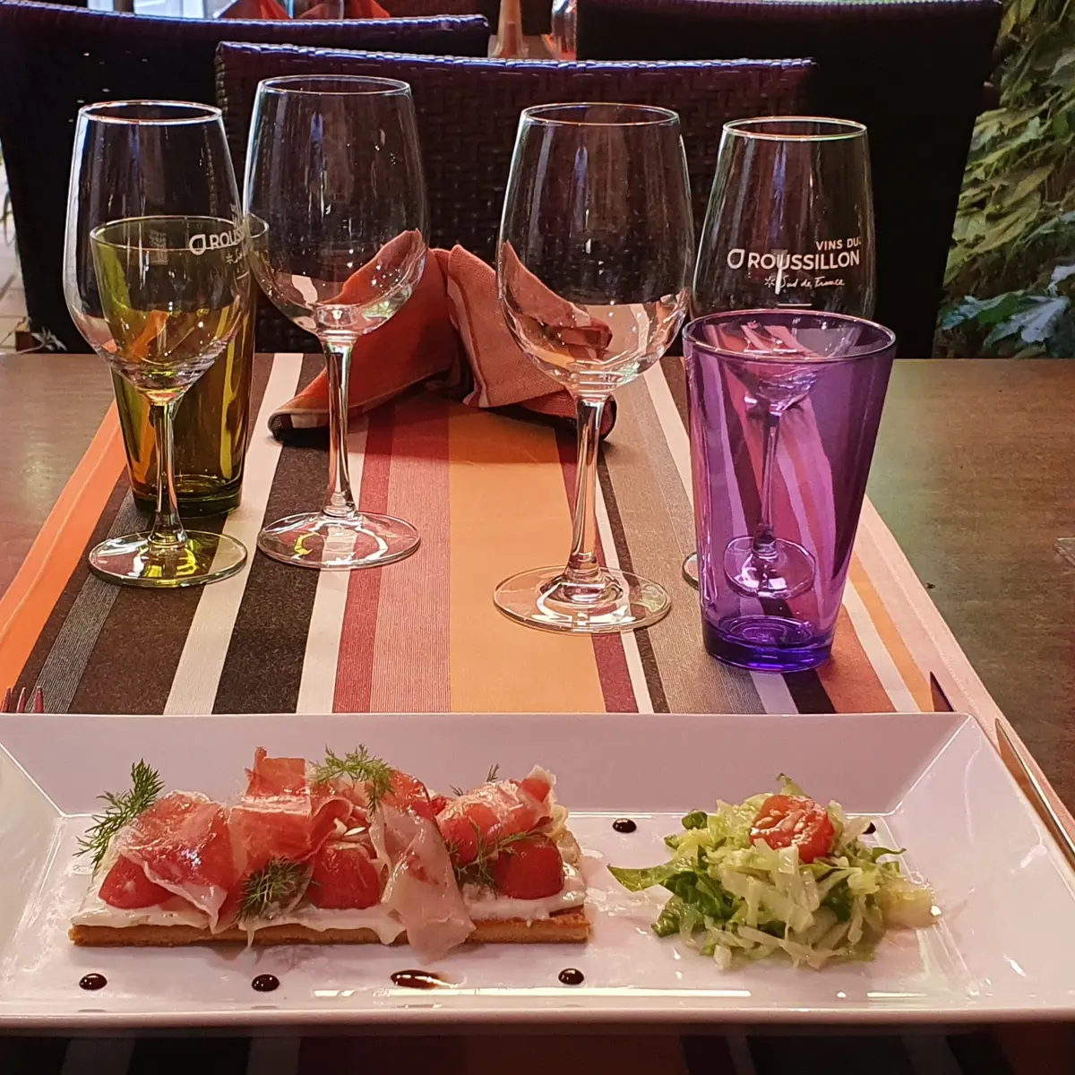 Focaccia chèvre frais jambon Bellota tomates cerises confites