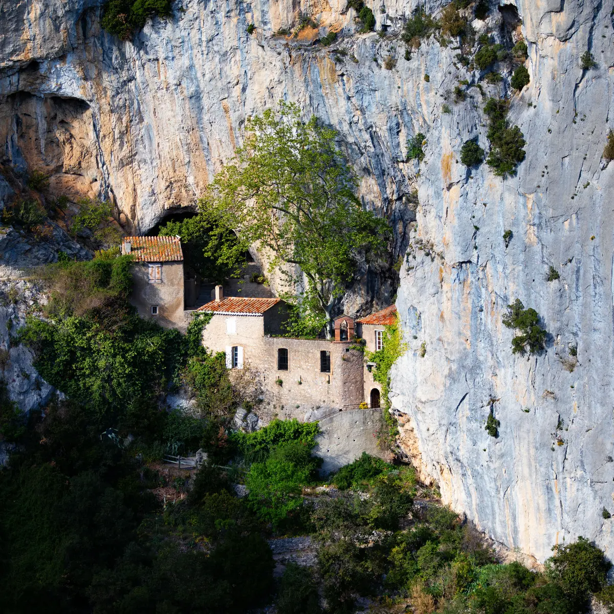 GARNEMENTS_St-Paul_Ermitage-de-Galamus