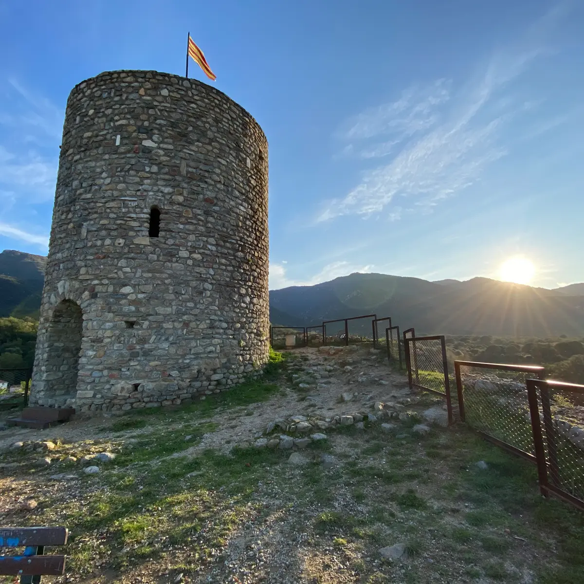 Laroque-tour.jpeg-1800px