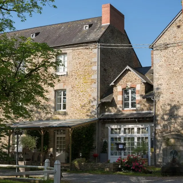 Fontaine-Daniel village