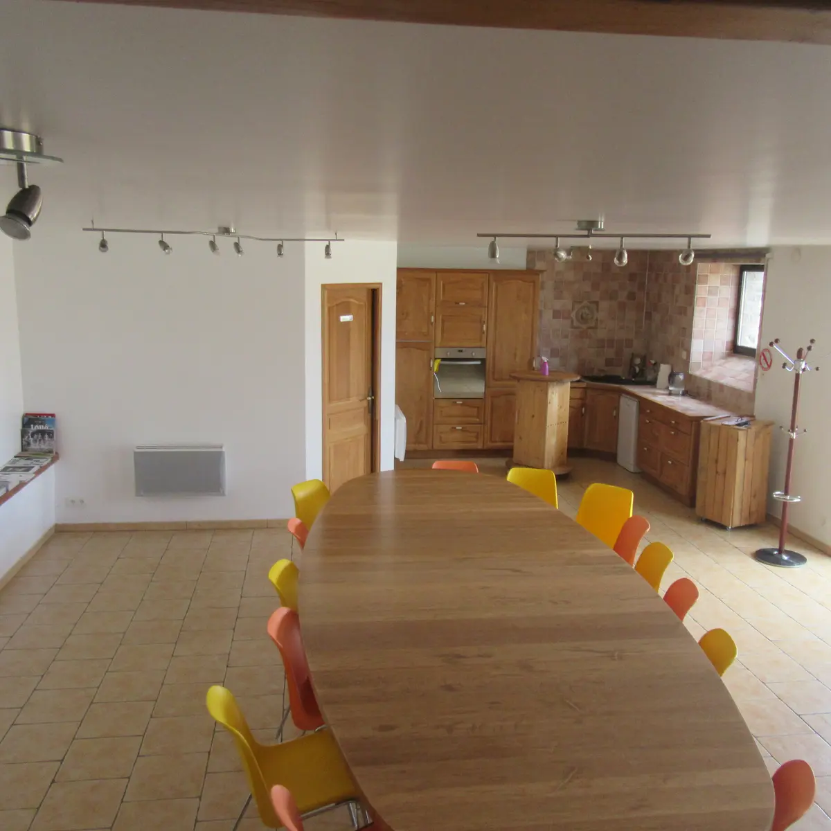 SALLE A MANGER SALLE RECEPTION REUNION CUISINE