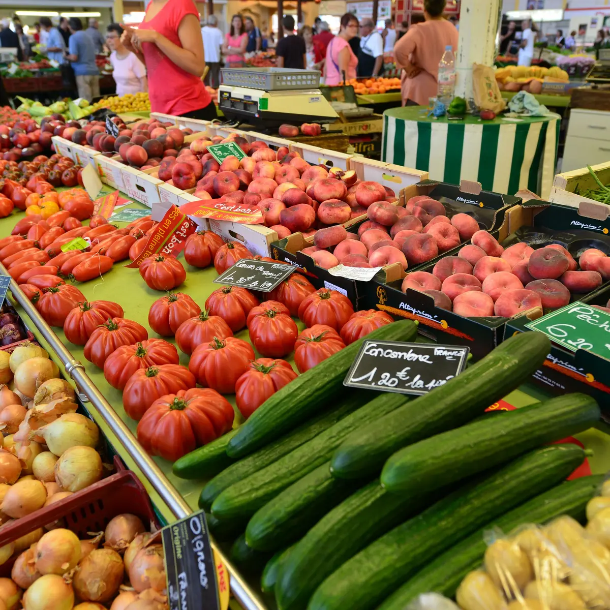 Producteurs et commerçants des halles de Saint-Nazaire