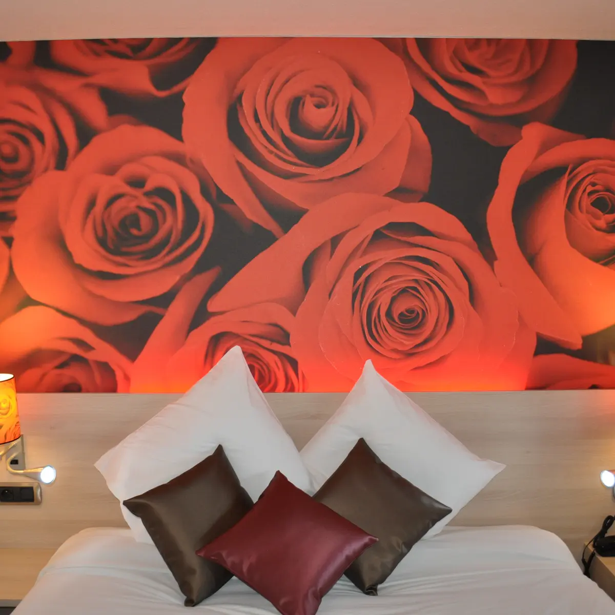 Sable-Tourisme-hotel-Inn-sable-chambre-orange