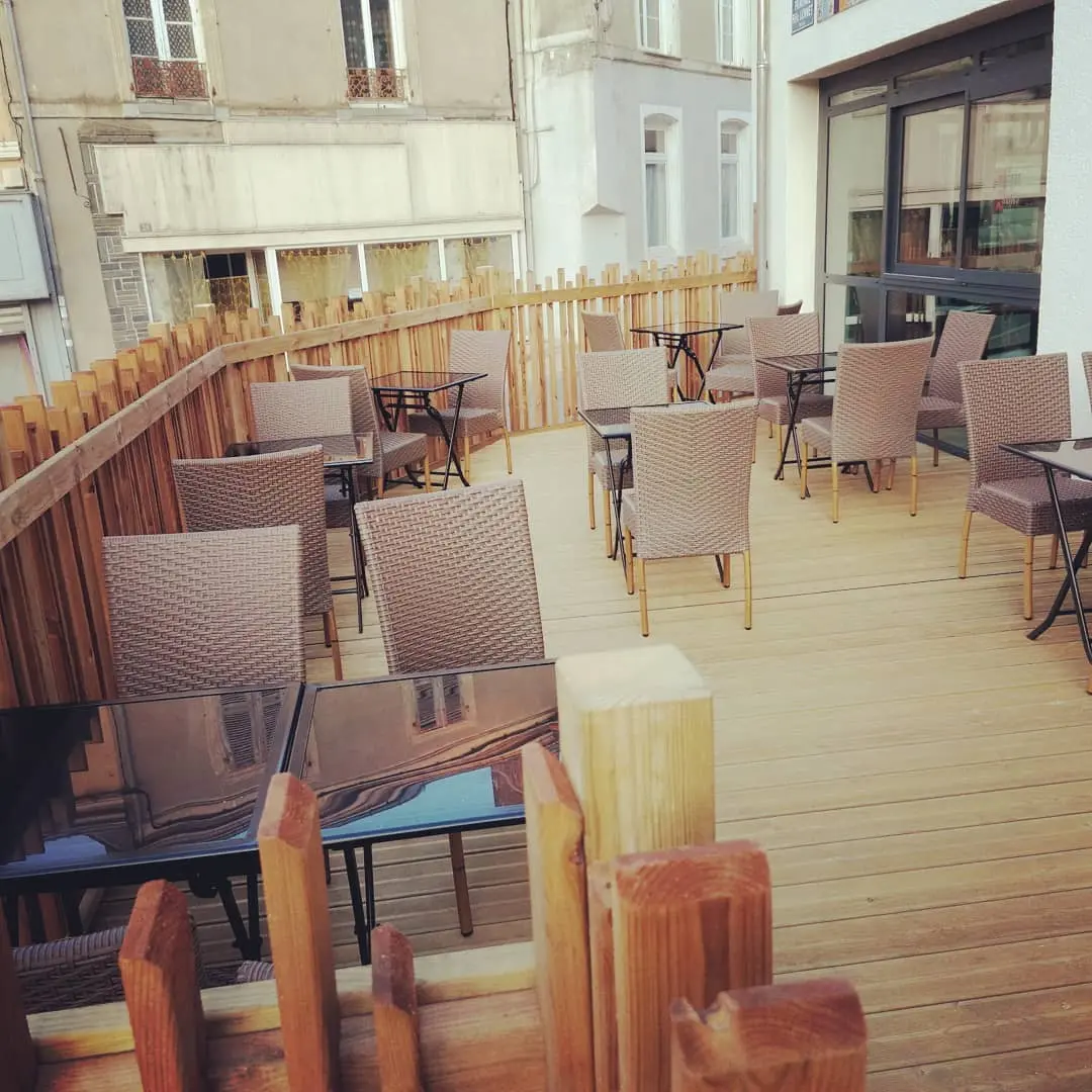 Terrasse du Bistrot des Halles - la Châtaigneraie - 85