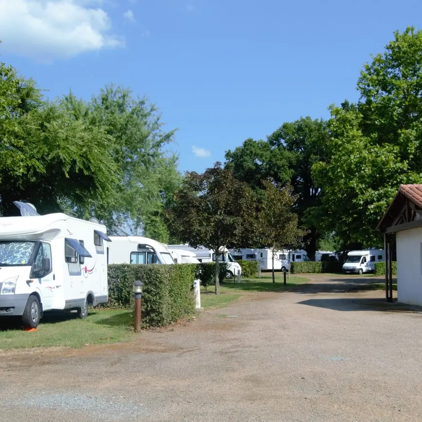 aire camping car 1 - Mouilleron St Germain - 85