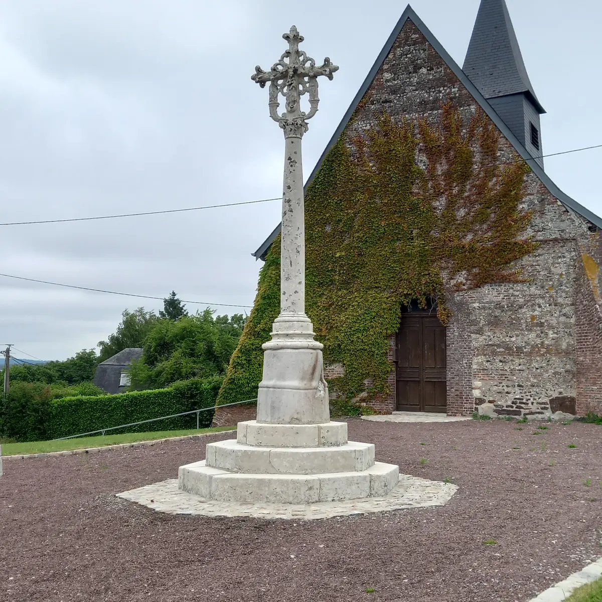 Croix de cimetière -Fontaine-en-Bray