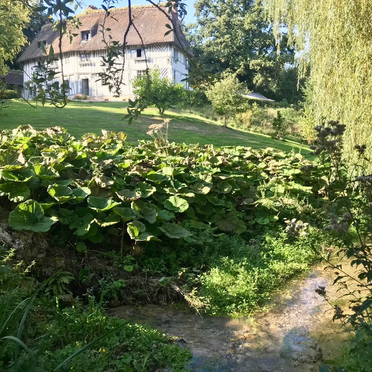 Caux-Seine-Tourisme-Mme-KRZYCZKOWSKA-Gite-du-Manoir-du-Perroy-Four-a-pain-exterieur-4