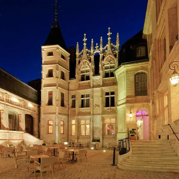 Cour d'Honneur de nuit