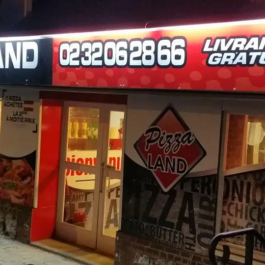 Devanture de Pizzaland