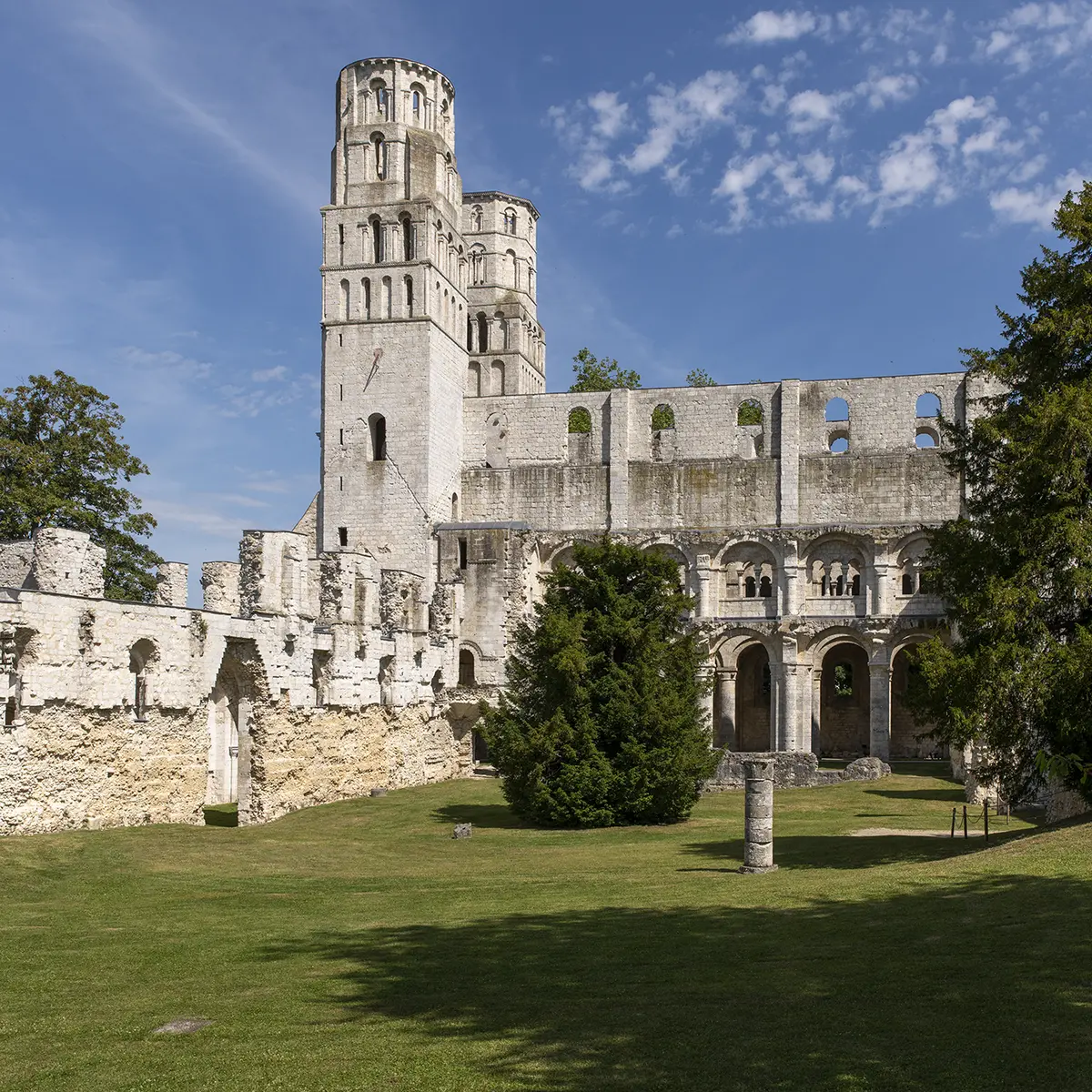 Extérieur abbaye de Jumièges