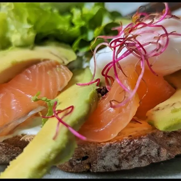 Les  garçons à table  3