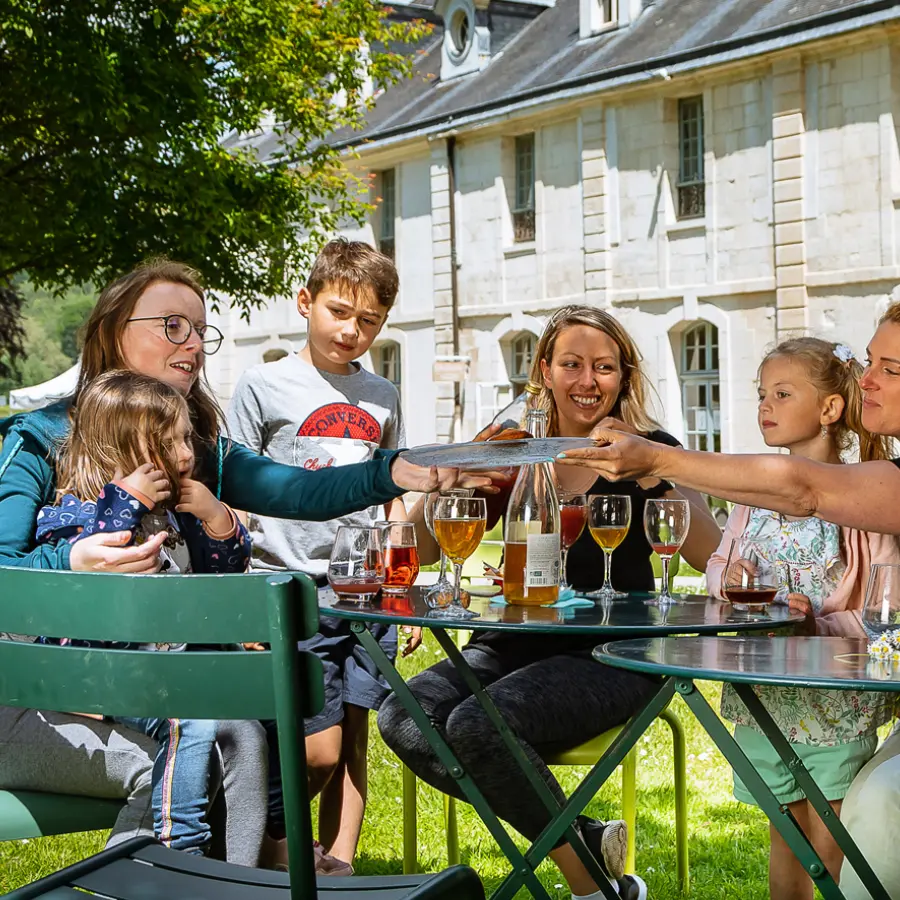 drone-press-salon-de-the-abbaye-famlle