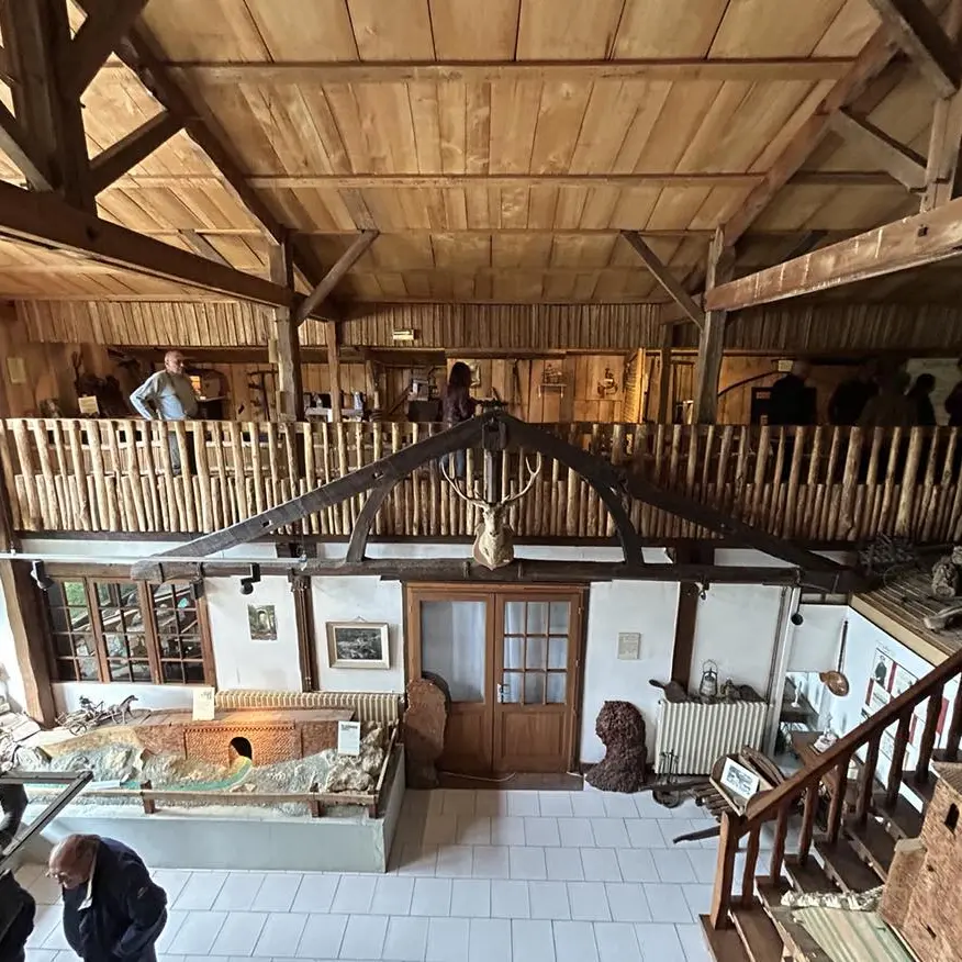 Intérieur de l'éco musée des Amis de la Forêt