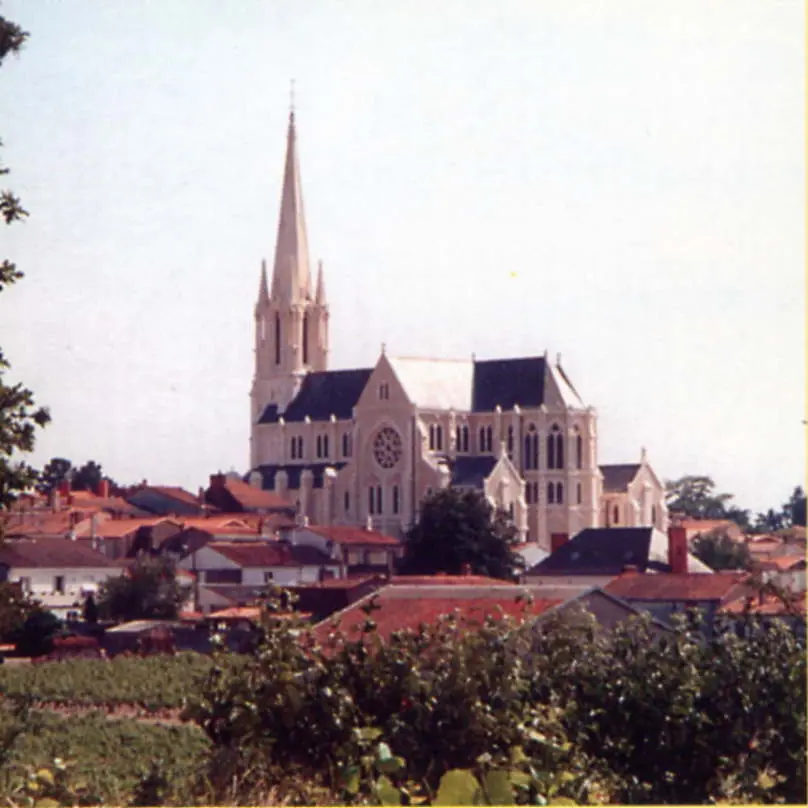 2017-EGLISE La Chapelle Basse Mer-levignoblenantes-tourisme