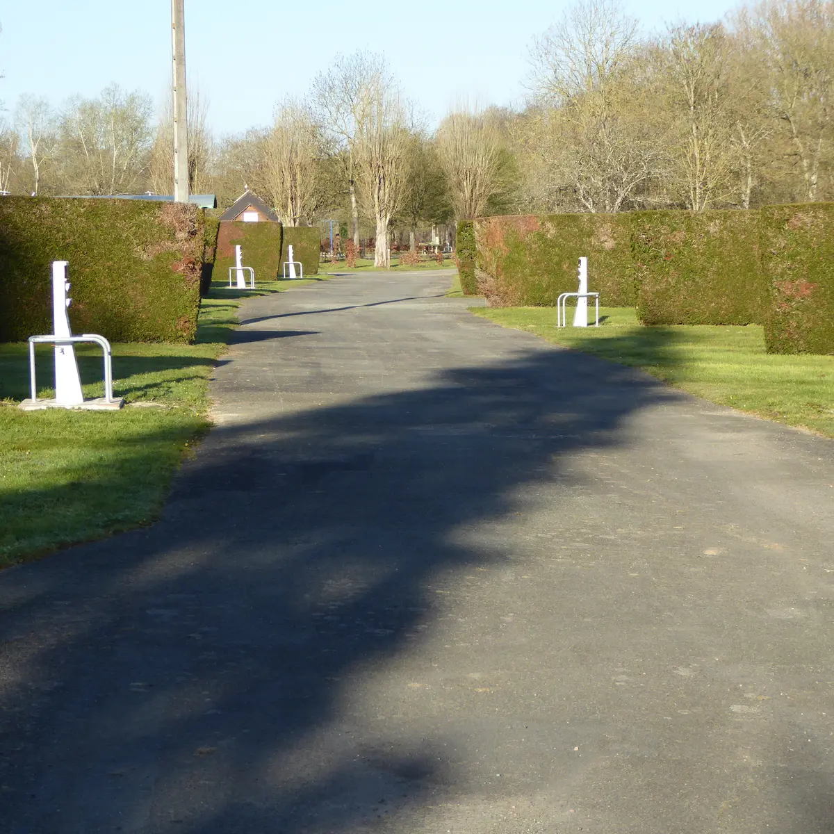 Camping du Sans Souci à Fresnay-sur-Sarthe - emplacements camping/camping-car