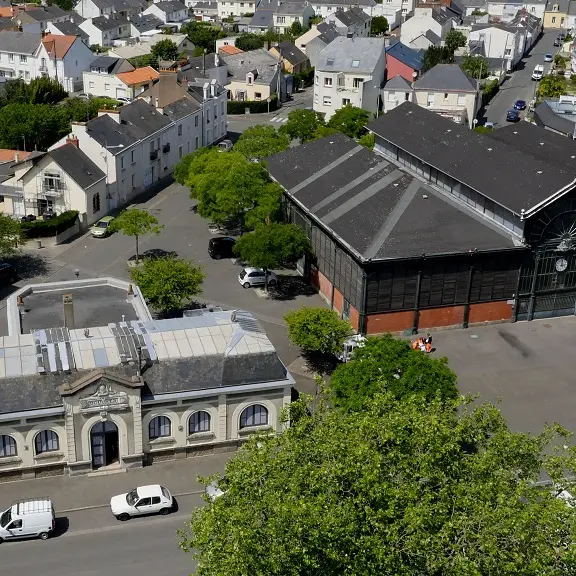 Bain douches et halles de Penhoet
