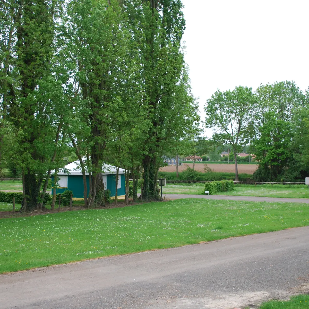Camping du Val de Sarthe - Beaumont-sur-Sarthe - emplacements