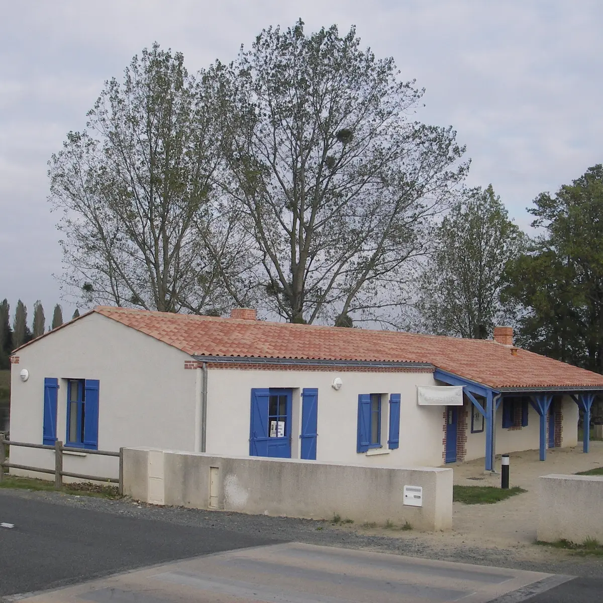 2015-maison-bleue-sivom-hautegoulaine-44-LOI