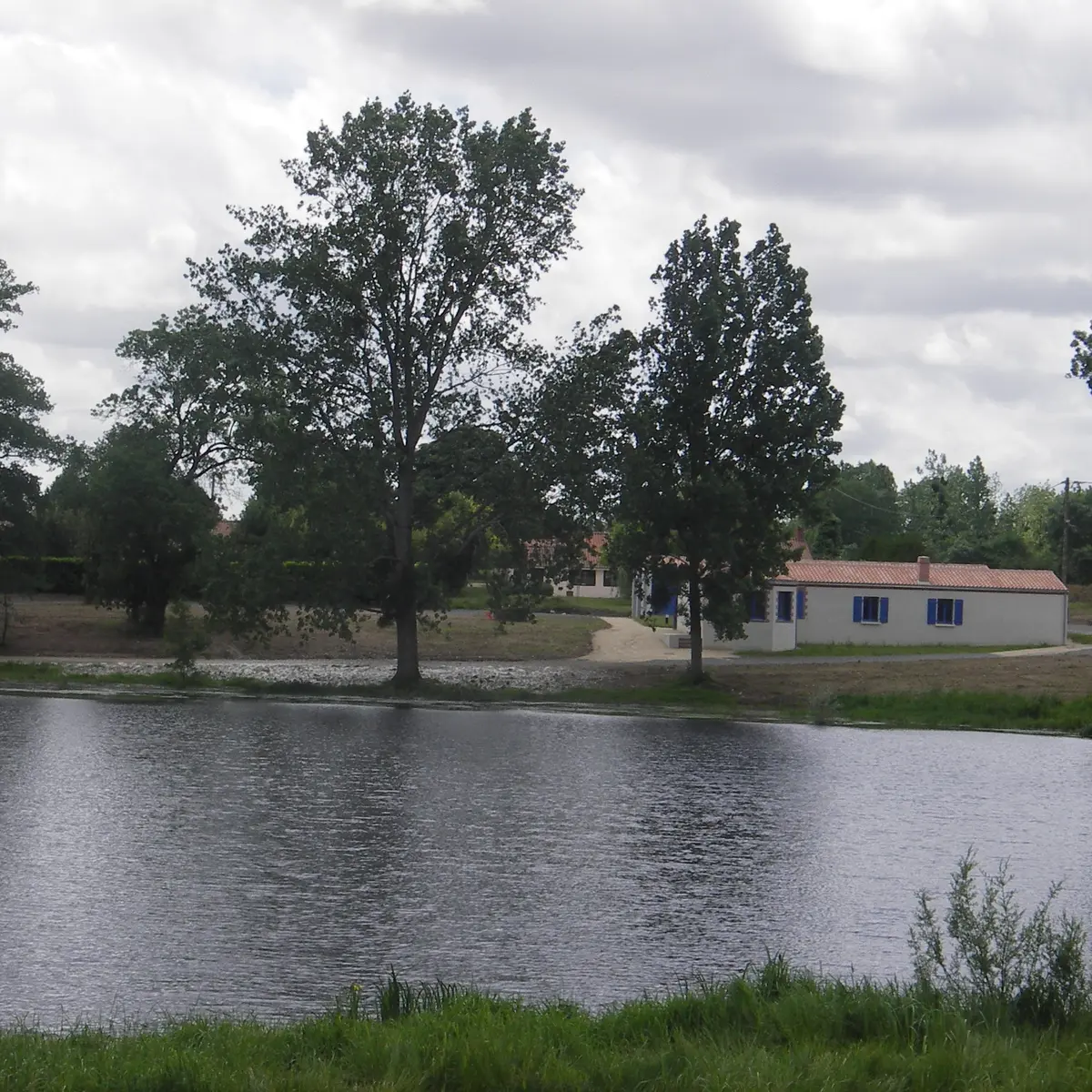 Vue de l'étang Maison bleue