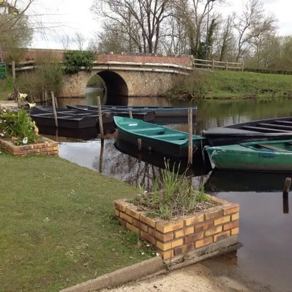 chez-chantal-et-jacky-promenade-en-barque-en-briere-1309819