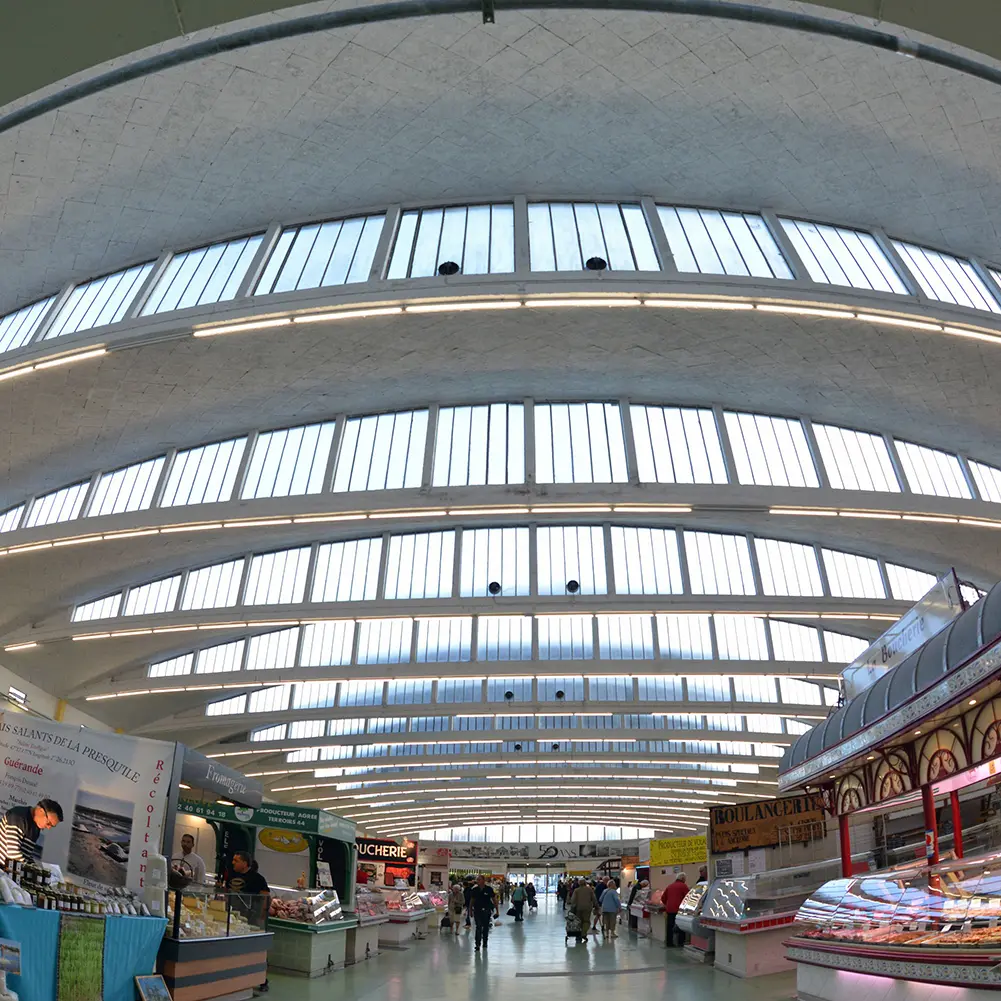 Intérieur des halles de Saint-Nazaire
