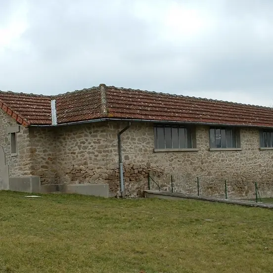 Extérieur du lavoir couvert_1