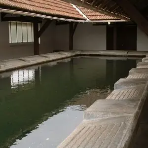 Intérieur du lavoir couvert_2