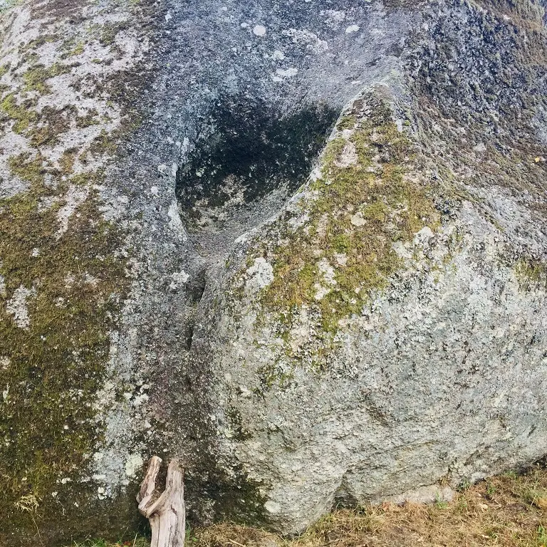 Le Puy des Roches, à Cheissoux_3