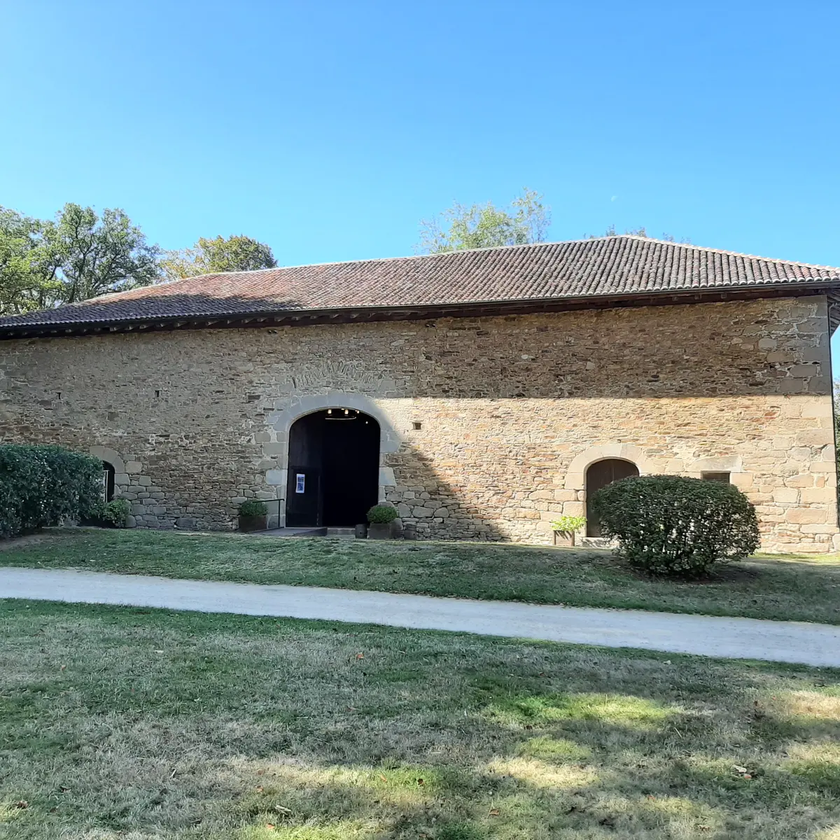 Grange médiévale du Château de Brie