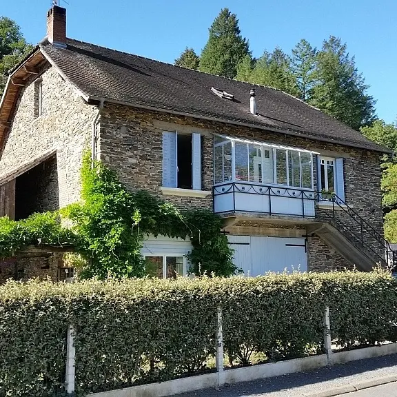 chambre d'hôtes les charrons ségur le château_1