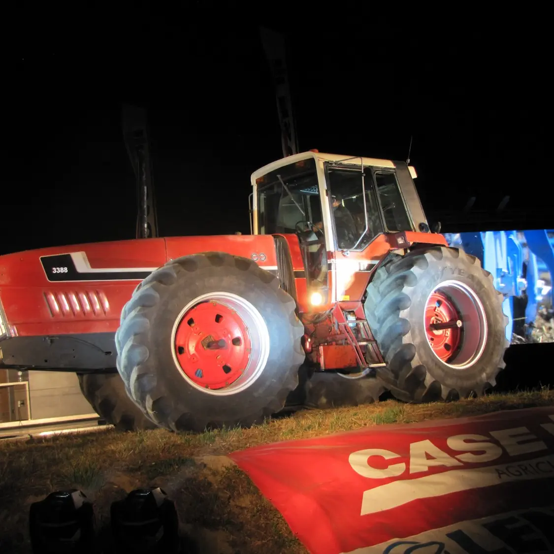 Folles tracteur nocturne