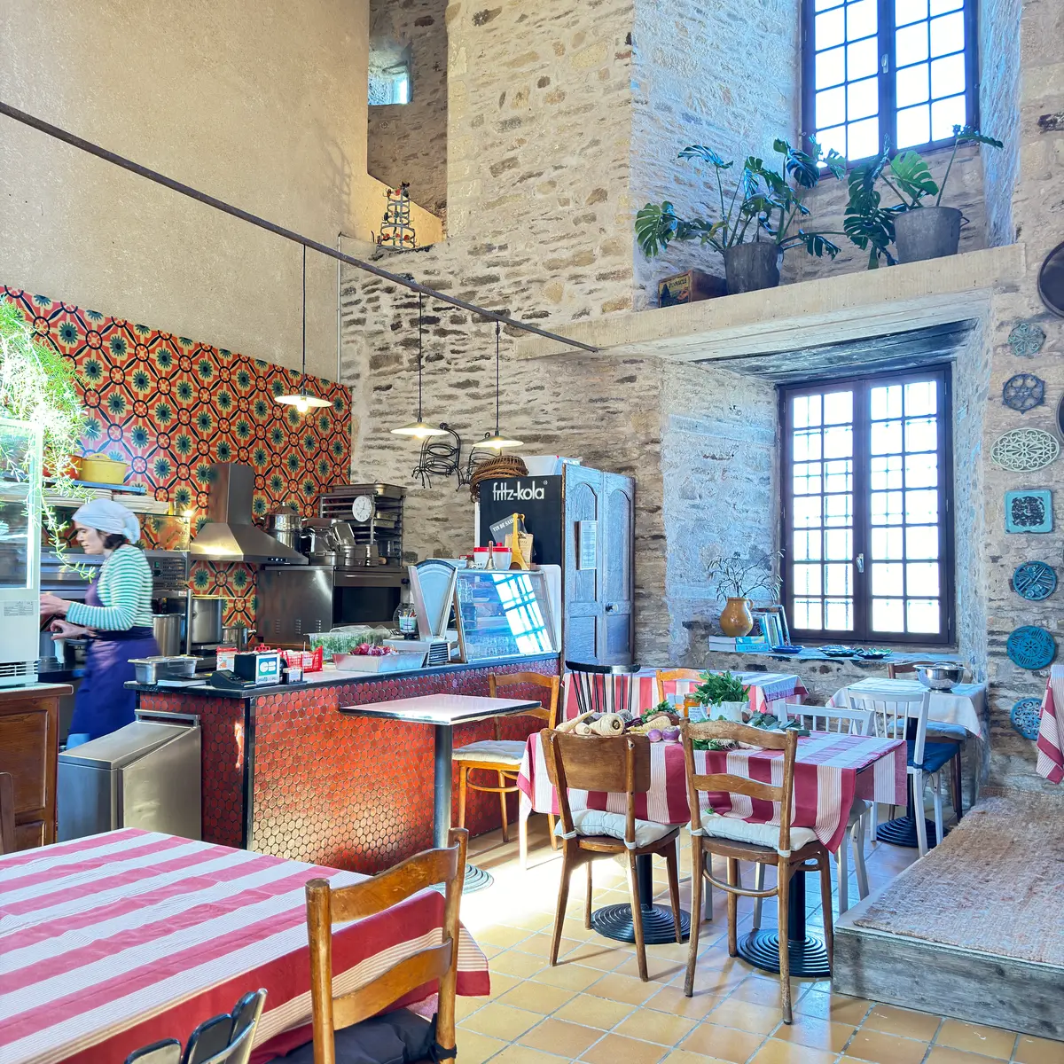 Suzette, cantine locale