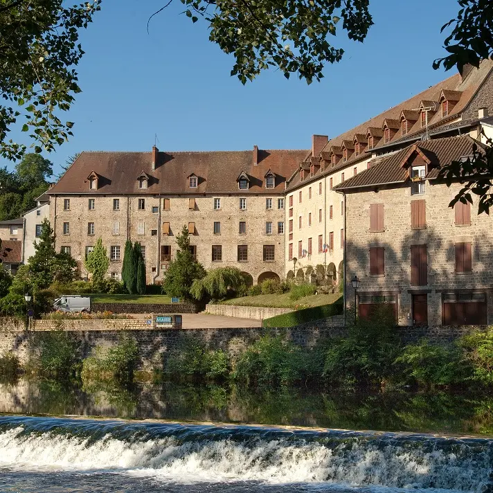 Mairie & collègiale