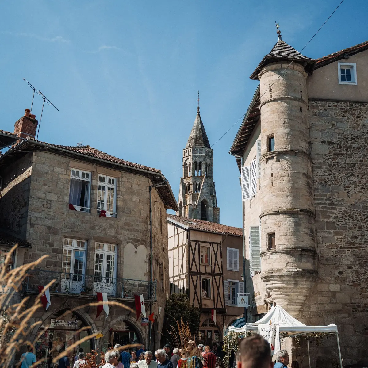 Visiter la cité médiévale de Saint-Léonard de Noblat et sa collégiale classée à l'UNESCO