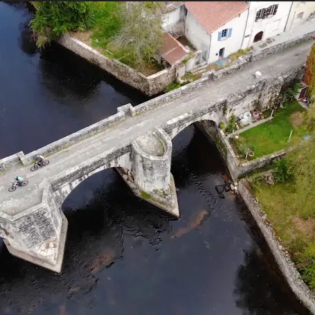 Cycliste au Pont de Noblat