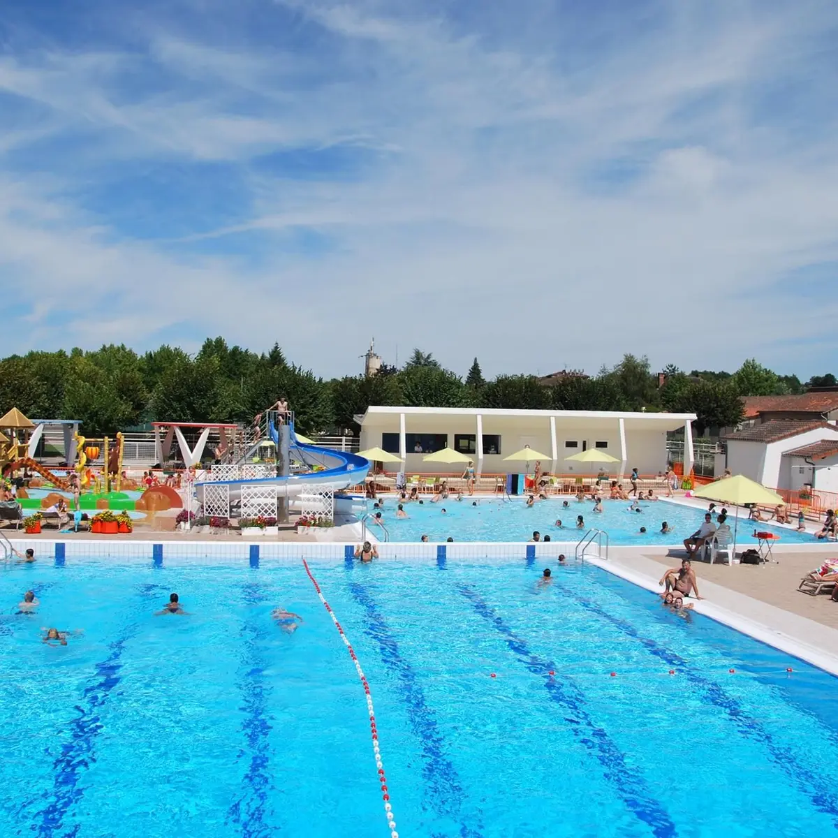 Piscine Saint-Junien, bassin extérieur