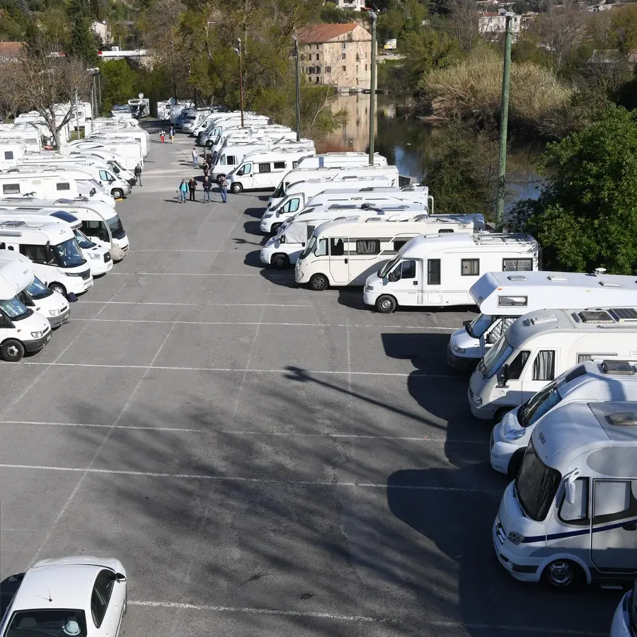 AIRE-CAMPING-CARS-LIMOUX