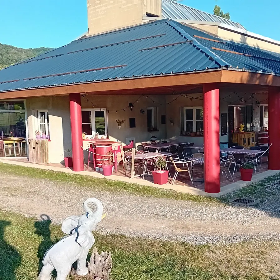 bugarach-2023-06-maison-nature-randonnee-accueil