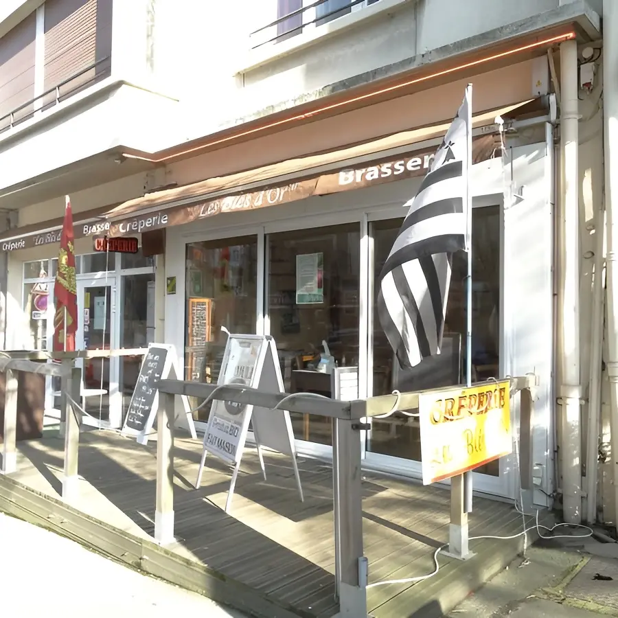 Les blés d'or devanture avec terrasse