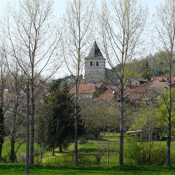 800px-Villars_(Dordogne)_vue_générale_(3)