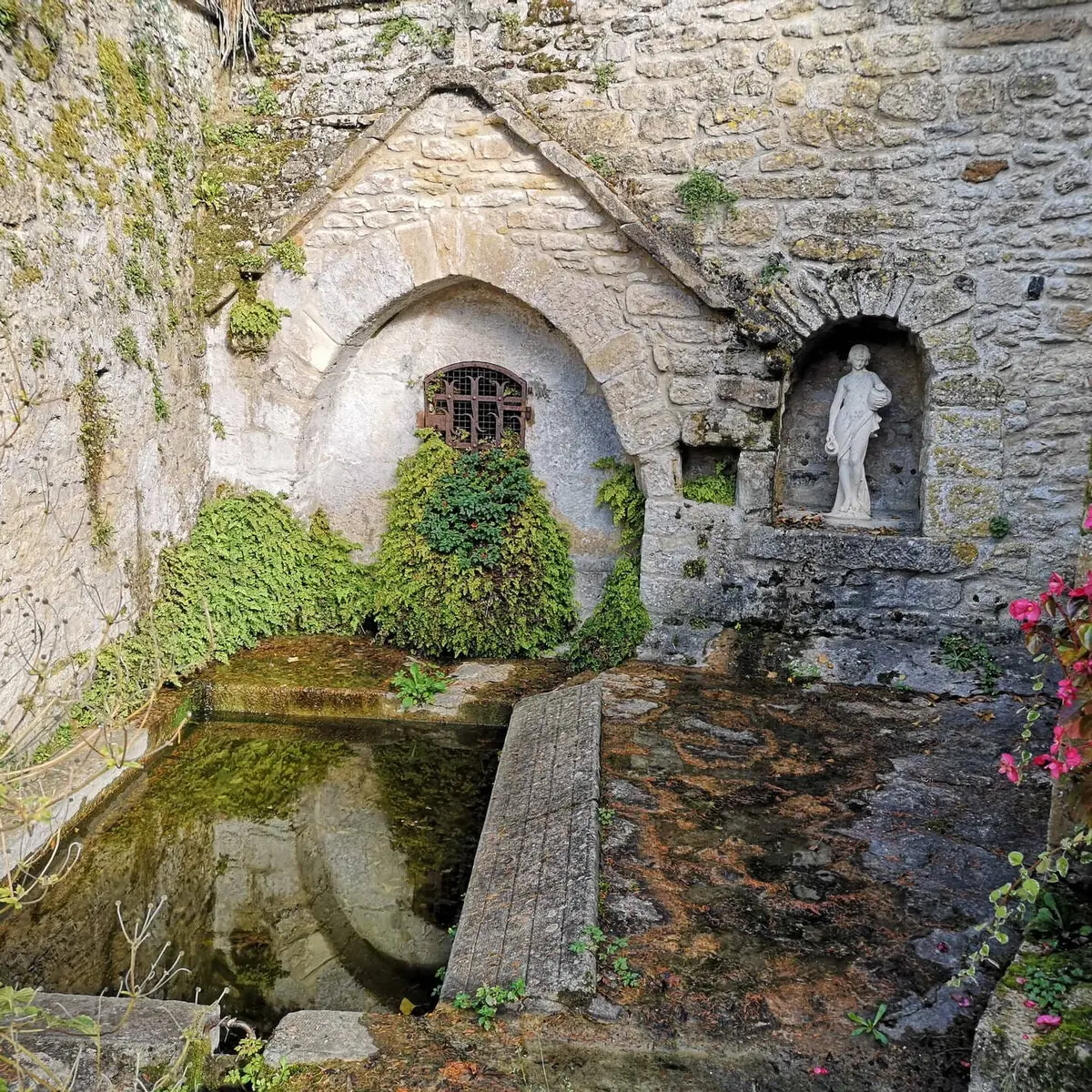 1-2-FontainedeMonaco©MH.COURTAT