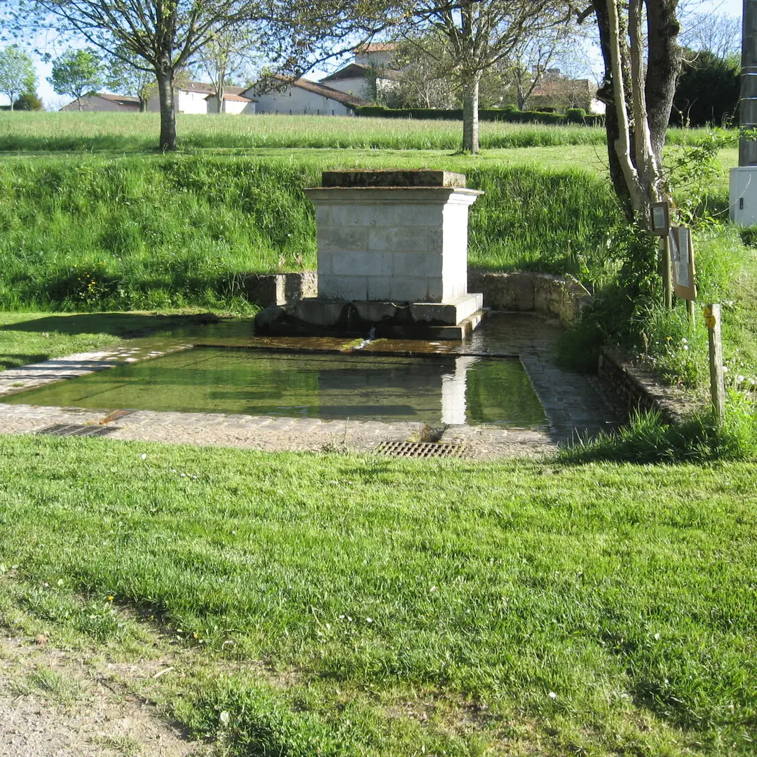 Douchapt - fontaine