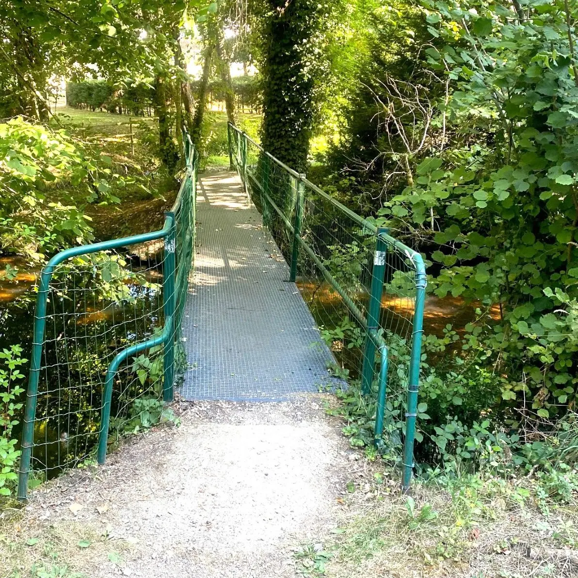 SAINT MARTIAL DE VALETTE-Boucle des îles-Chemin