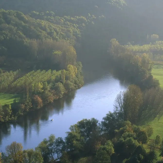 VEZAC - vallée Dordogne automne vues des falaises de Vézac_800_600