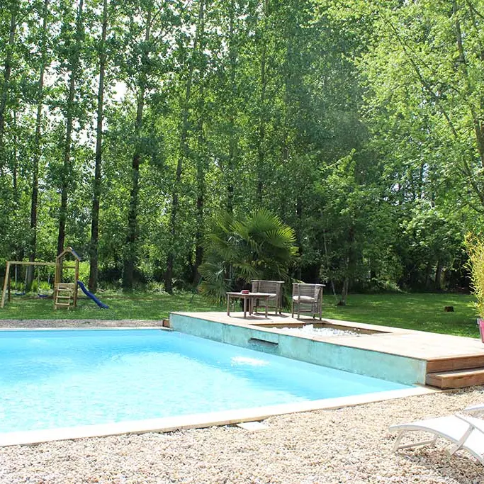 location-gite-daglan-digue-piscine