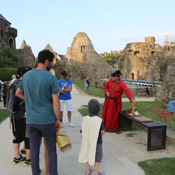 cours du chateau600px